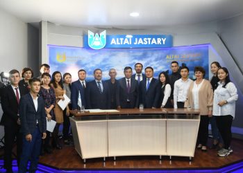 Түркістандық делегация «Серпіндіктермен» кездесті