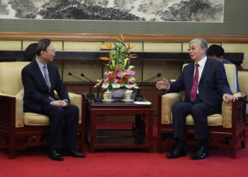 Қазақстан Президенті ҚКП ОК Саяси бюросының мүшесі Ян Цзечимен кездесті