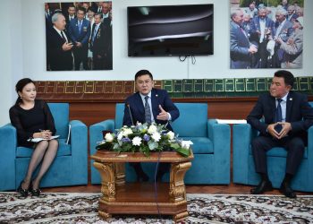 Ерлан Айтаханов үкіметтік емес ұйым мүшелерімен кездесті