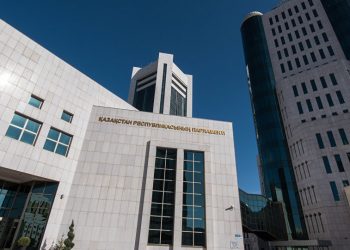 Жаңа сенаторлар ант берді