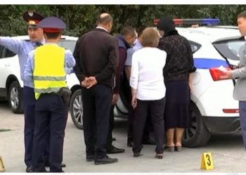 Шымкентте оқушылардың жаппай төбелесі: Екі жасөспірім ұсталды