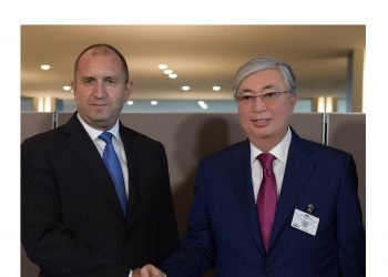 Қасым-Жомарт Тоқаев Болгария Президенті Румен Радевпен кездесті