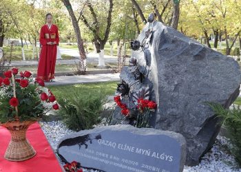 Қарағандыдағы кәріс халқы қазақ халқына алғыс білдіретін естелік белгісін ашты