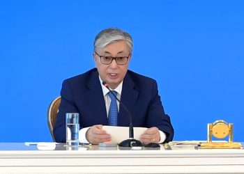 Тоқаев: «Оралман» сөзінен бас тартып, «қандас» дегеніміз жөн болады