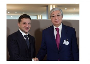 Қасым-Жомарт Тоқаев Украина Президенті Владимир Зеленскиймен кездесті