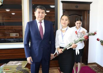 Нұрбол Тұрашбеков жас ұстаздармен кездесті