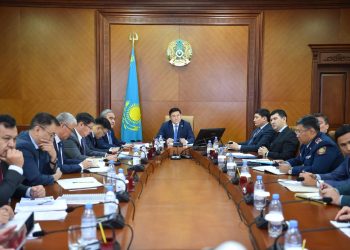 Е.АЙТАХАНОВ: «ЗАҢСЫЗ ҚҰРЫЛЫС БҰЗЫЛУЫ ТИІС!»