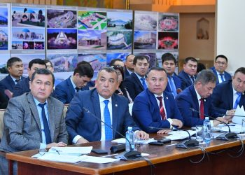 БІРҚАТАР АУДАН ӘКІМДЕРІ ӨМІРЗАҚ ШӨКЕЕВТІҢ СЫНЫНА ҰШЫРАДЫ