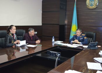 Қайрат Дәлбеков облыс тұрғындарымен мәселелері бойынша қабылдау өткізді