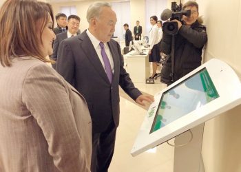 Елбасы жаңа ғимараттардың жұмысымен танысты