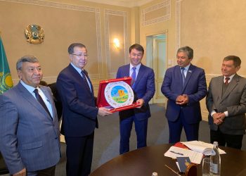 Ташкент сапары: Түймебаев пен Сатыбалды Оңтүстік жұртына сәлем жолдады.