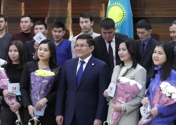 Тәуелсіздік күніне орай Шымкент жастары баспаналы болды