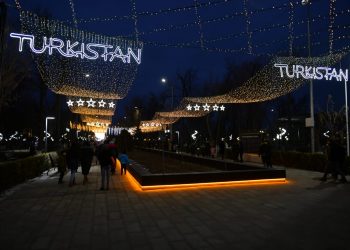 Түркістанда күрделі жөндеуден өткен саябақ пайдалануға берілді