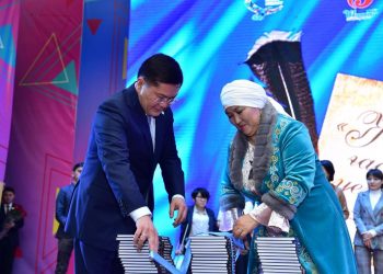 ШЫМКЕНТТЕ АЛҒАШ РЕТ ЖАС АҚЫНДАРДЫҢ ЖЫР ЖИНАҒЫ ЖАРЫҚ КӨРДІ