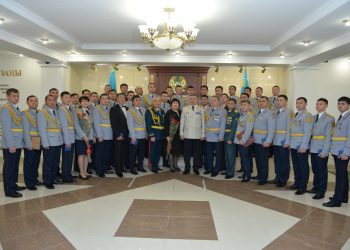 Ерлік жасаған түркістандық полицей Ақорданың төрінде марапатталды