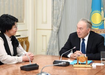 Первый Президент Казахстана встретился с народной артисткой Республики Казахстан Жанией Аубакировой