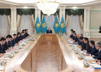 Қазақстан Президенті әкімдермен кездесті