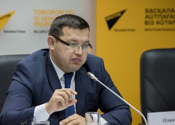 Тоқаевтың кеңесшісі министрдің отставкаға кетуін талап етті