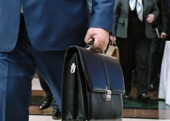 Тоқаев: Бастықтар қызметтен қызметке шегірткедей секіріп жүр