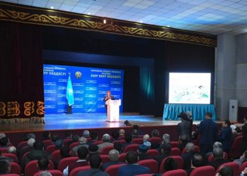 Өмірзақ Шөкеев Сарыағаш ауданы әкімінің есебіне ескертусіз барды