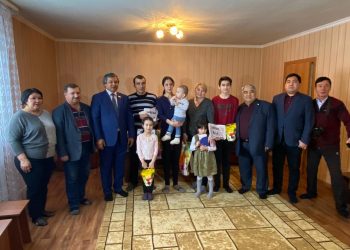 Түркістандық делегация Қызылжарға қоныс аударған отбасылардың шаңырағында болды