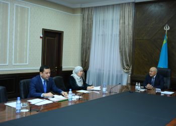 Өмірзақ Шөкеев облыс тұрғындарын Шымкентте қабылдады