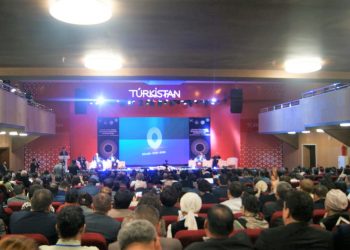 Түркістанда 400-ден астам ата-ана бас қосты