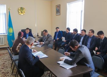 ОБЛЫС ӘКІМІНІҢ ОРЫНБАСАРЛАРЫ ШАЛҒАЙ АУЫЛДАРДЫ АРАЛАП, ТҰРҒЫНДАРМЕН КЕЗДЕСУДЕ