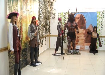 Шымкентке балауыз мүсіндер келді