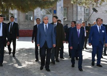 Қасым-Жомарт Тоқаев дүнген диаспорасының өкілдерімен кездесті