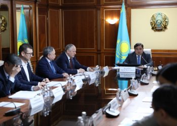 Мемлекеттік қызмет істері агенттігінде мемлекеттік қызметтегі үстеме жұмыстарды жою мәселелері талқыланды