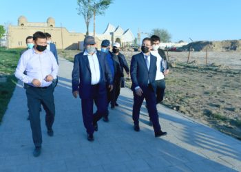 Өмірзақ Шөкеев карантин кезіндегі құрылыстың қарқынын бақылады