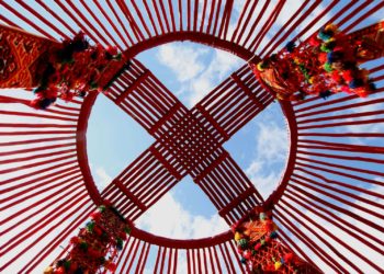 Қандастарға көмек