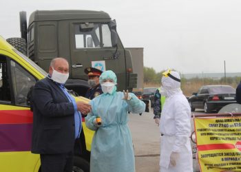 Блок-бекет қызметкерлеріне ас ауқат үлестірілді