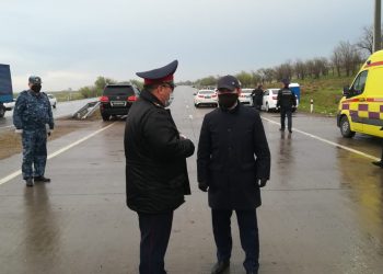 Шымкенттің әкімі блок-бекеттерді аралап жүр