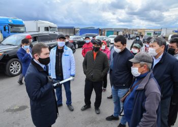 Әйтенов қаладағы көтерме базарларды аралады