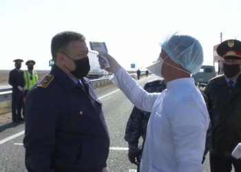 ТҮРКІСТАН ОБЛЫСЫНЫҢ БАС ПОЛИЦЕЙІ ӨҢІРДЕГІ КҮШЕЙТІЛГЕН ШЕКТЕУ ШАРАЛАРЫН ТҰРҒЫНДАРҒА ТҮСІНДІРДІ