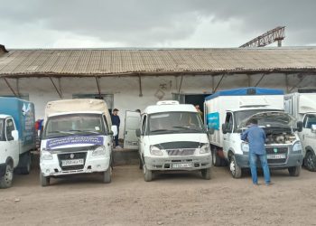 Түркістандық депутаттардың қайырымдылық керуені Мақтааралға жетті