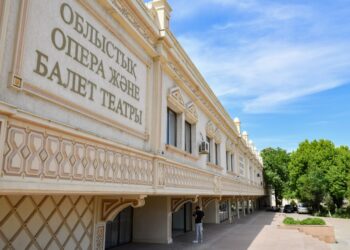 Әйтенов опера және балет театрының жұмысымен танысты