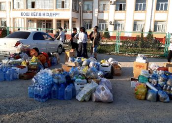 Сарыағаштықтар мақтааралдықтарға көмек жіберді