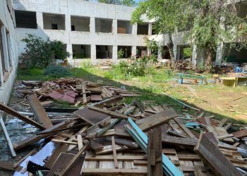 Қала әкімі мектептердің құрылысымен танысып жүр