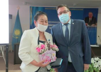 Түркістан: Медицина қызметкерлері марапатталды