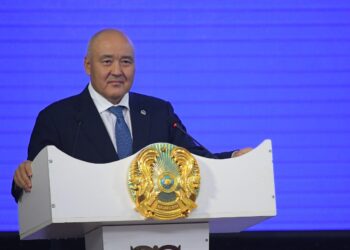 Өмірзақ Шөкеев түркістандықтарды мерекемен құттықтады