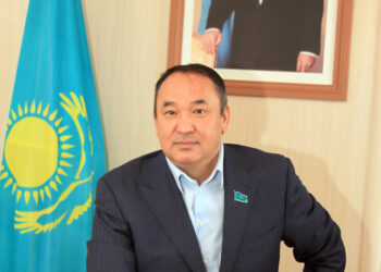 Қ.Балабиев қала күнімен Ғани Ташқараевты құттықтады