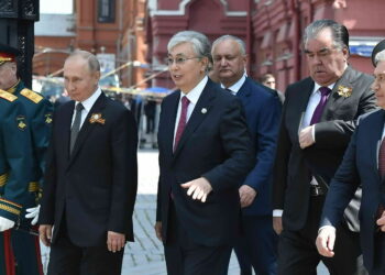 Қазақстан Президенті Жеңістің 75 жылдығына арналған әскери парадқа қатысты