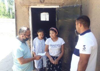 Түркістан облыстық мәслихаттың депутаты Өркен Есей 20 отбасыға көмек көрсетті