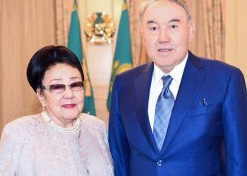 «Көрдіңіз бе, аяғы не болды». Бибігүл Төлегенова Елбасына видео жолдады