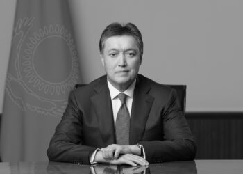 ҚР Премьер-Министрі Асқар Мамин COVID-19 індетінен көз жұмған қазақстандықтардың отбасыларына көңіл айтты