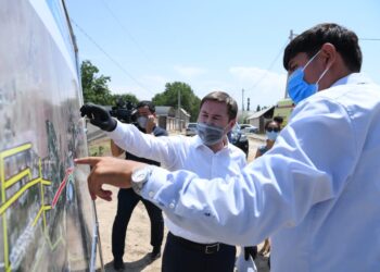 Шымкент: Елтайдағы 5 отбасы жаңа баспаналарының кілтін алды