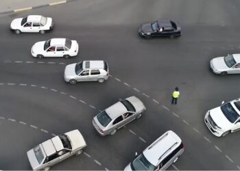 Шымкент қаласындағы барлық мектептің алдында ювиналды полиция қызметкерлері үш ауысымды кезекшілікке тұрды